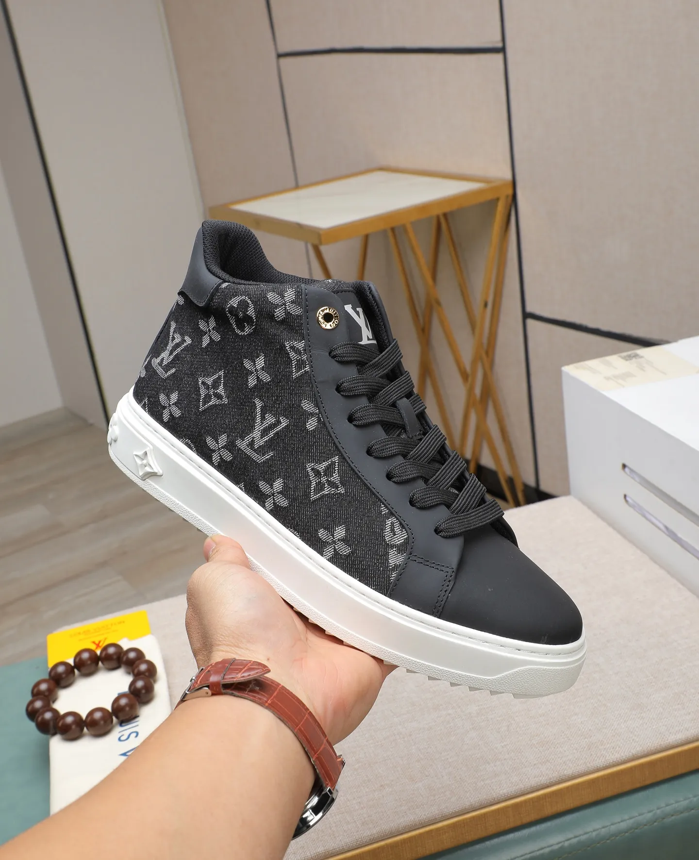 Men's shoes 💰580 📛📛【LOUIS VUITTON】Louis Vuitton official website synchronized new products 👟Milan fashion catwalk style 🇰🇾🇰🇾LV family logo, celebrity style, a must-have for fashionistas ⚠️First-layer calfskin ➕Genuine leather lining ➕Official website original version special outsole 👞Number 38-44